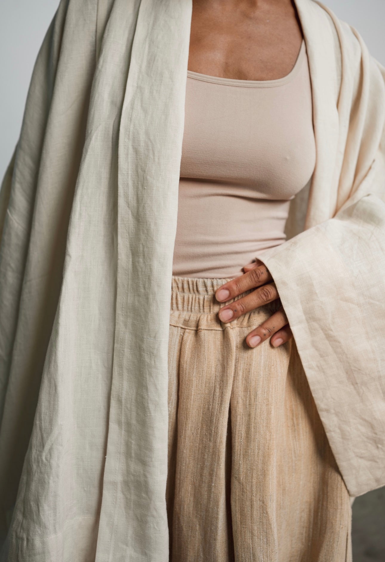 Moona oversized kimono in handwoven Turkish linen with wrap belt and relaxed drape
