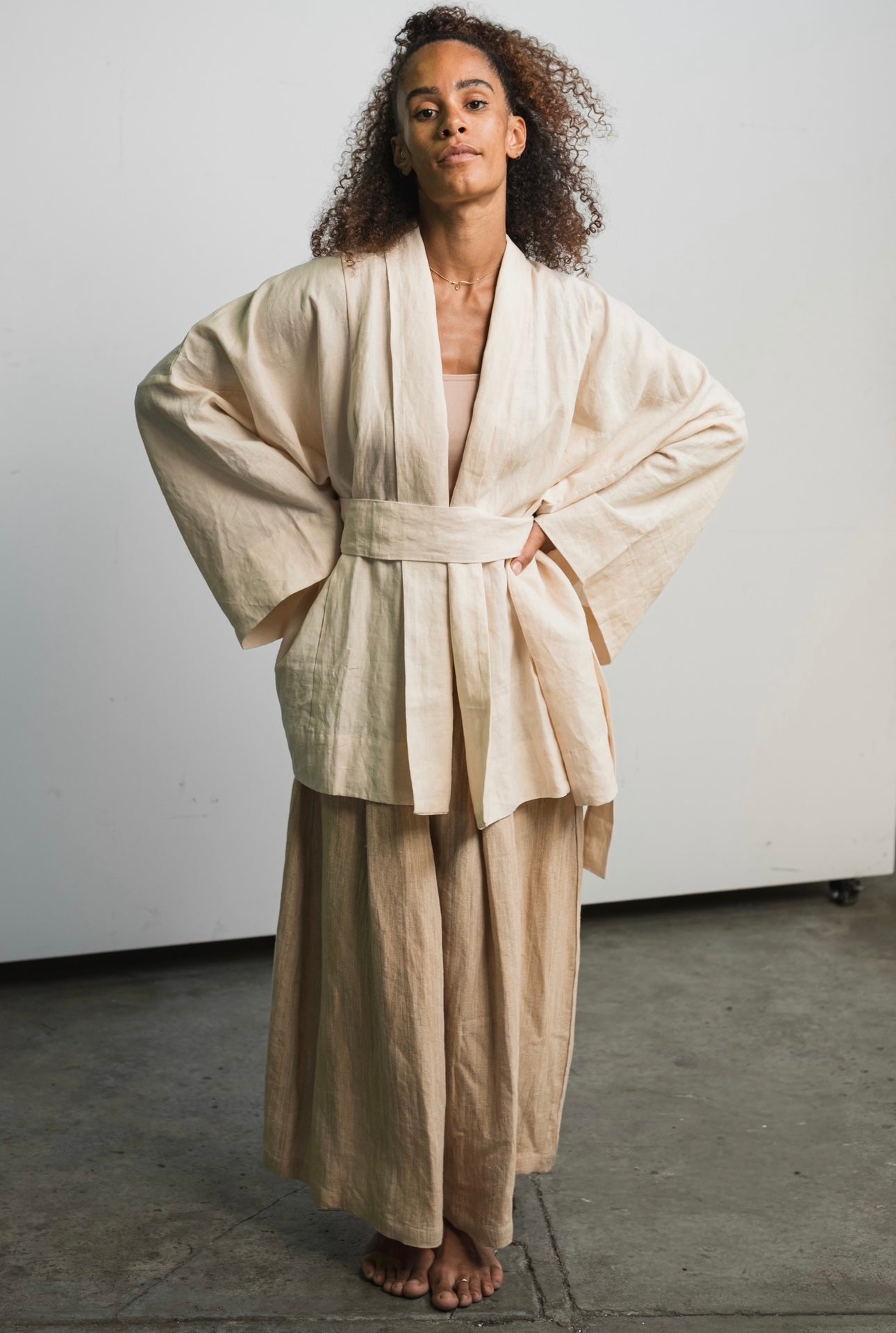Moona oversized kimono in handwoven Turkish linen with wrap belt and relaxed drape
